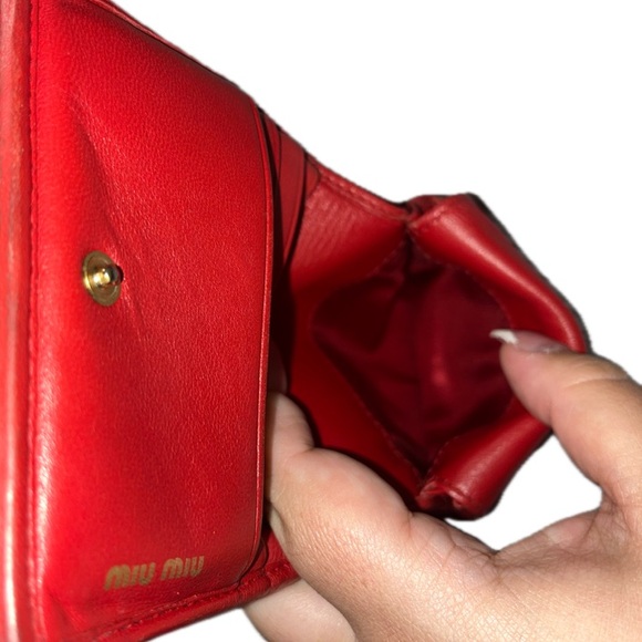MIU MIU Short Button Bi-Fold Maltese Wallet Lambskin, Red - Picture 14 of 15